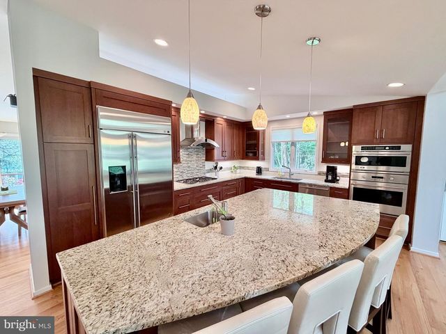 8213 STONE TRAIL DR, Bethesda, MD 20817