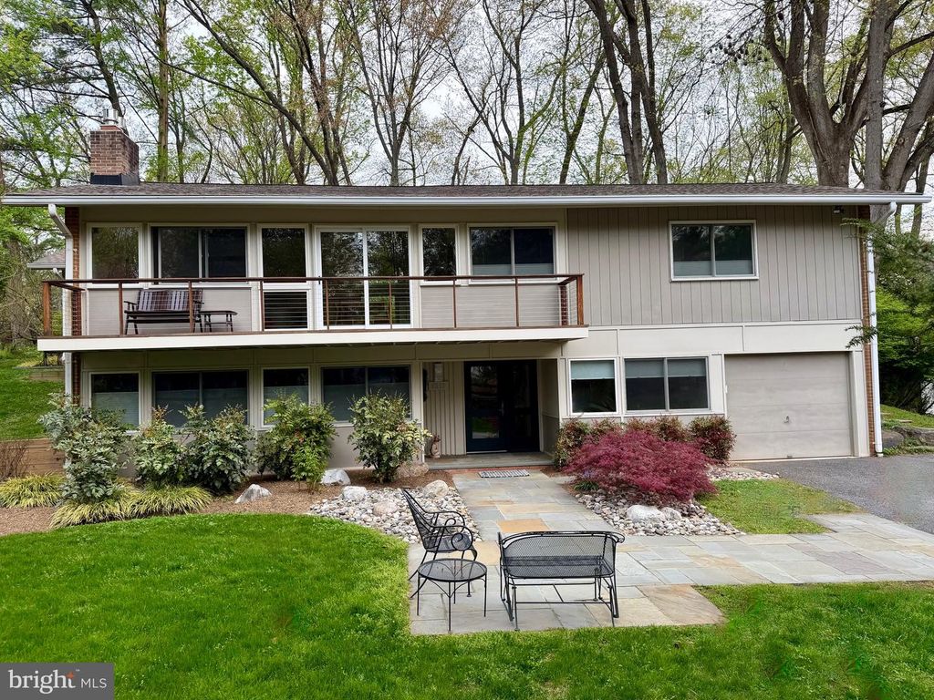 Image 1 of property listing at 8213 STONE TRAIL DR, Bethesda, MD 20817