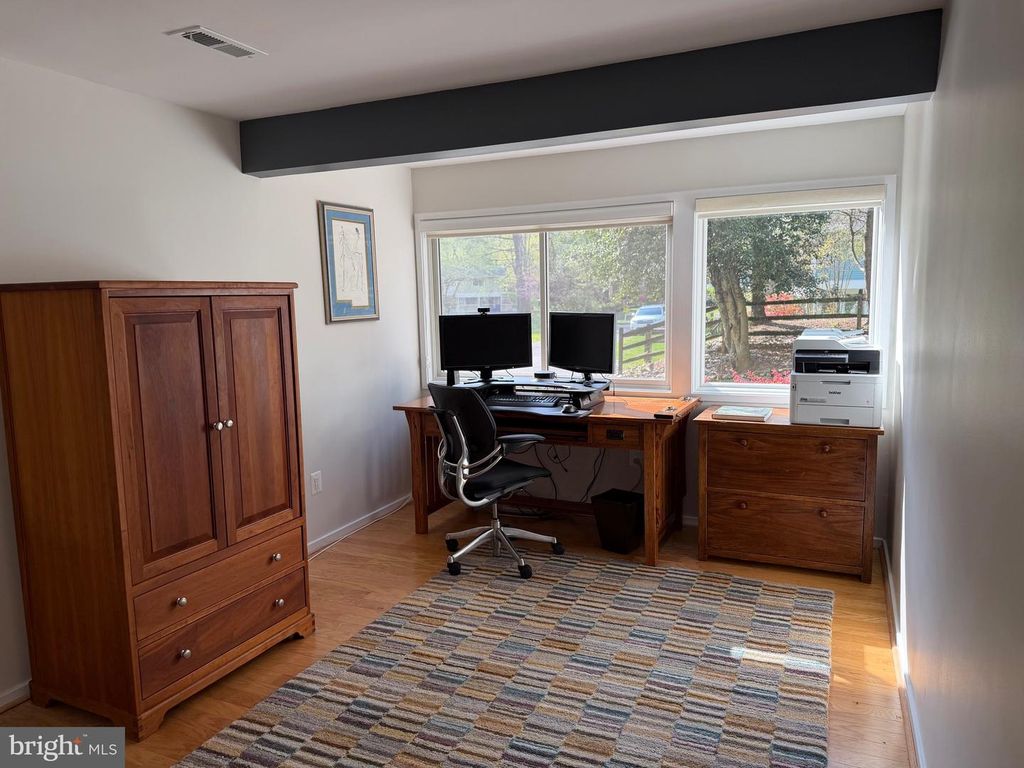 Image 13 of property listing at 8213 STONE TRAIL DR, Bethesda, MD 20817