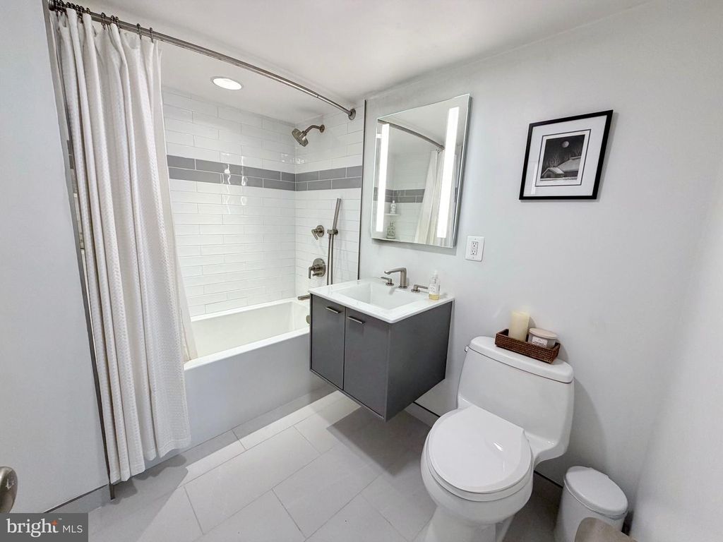 Image 14 of property listing at 8213 STONE TRAIL DR, Bethesda, MD 20817