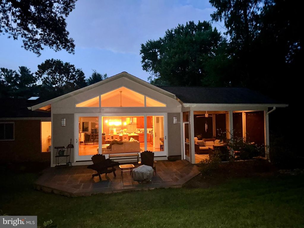 Image 21 of property listing at 8213 STONE TRAIL DR, Bethesda, MD 20817