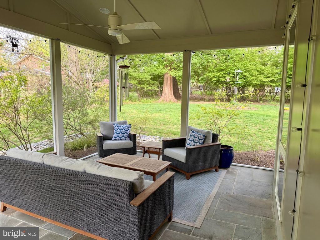 Image 4 of property listing at 8213 STONE TRAIL DR, Bethesda, MD 20817