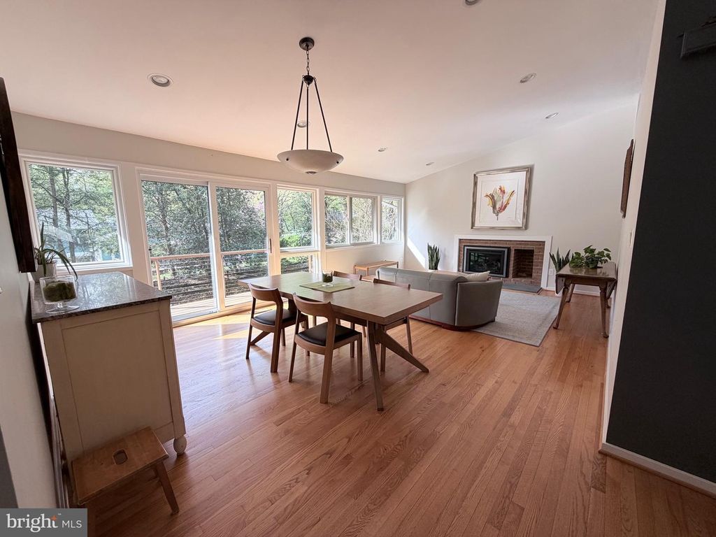 Image 7 of property listing at 8213 STONE TRAIL DR, Bethesda, MD 20817