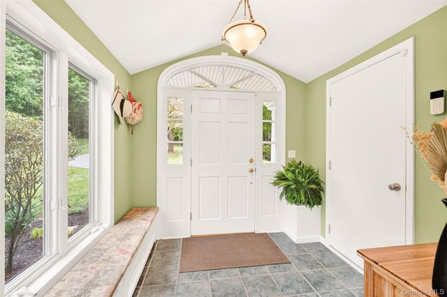 24 Overlook Drive, Pawling, NY 12564