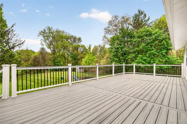 24 Overlook Drive, Pawling, NY 12564
