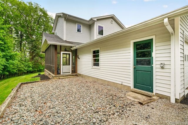 24 Overlook Drive, Pawling, NY 12564