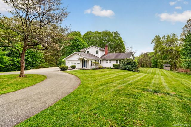 24 Overlook Drive, Pawling, NY 12564