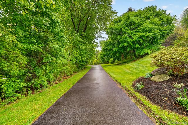 24 Overlook Drive, Pawling, NY 12564