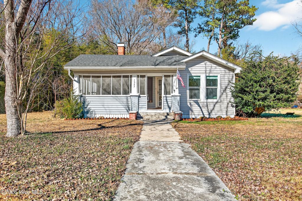 1527 Riggs Road, Maysville, NC 28555