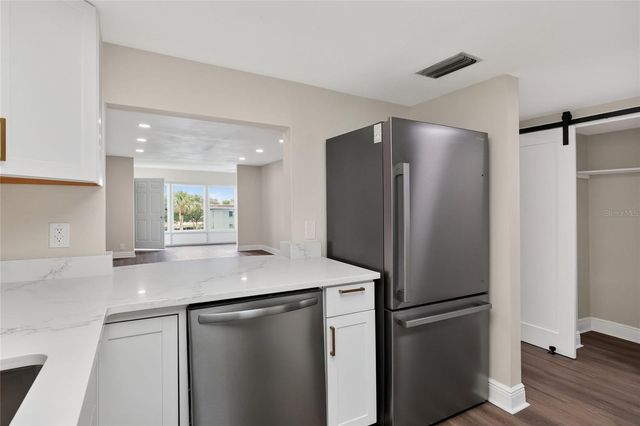 333 LAKE HOWARD DRIVE NW 312B, Winter Haven, FL 33880