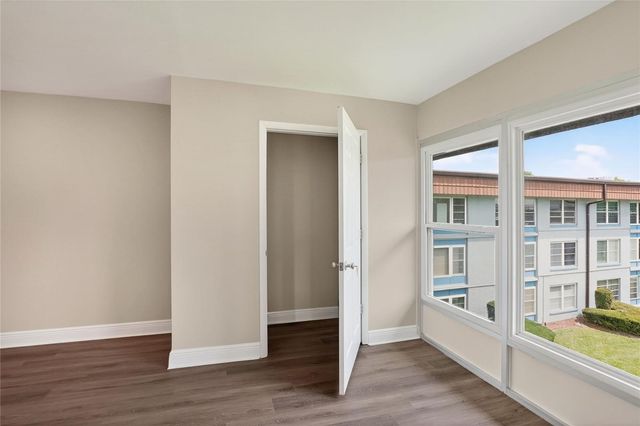 333 LAKE HOWARD DRIVE NW 312B, Winter Haven, FL 33880