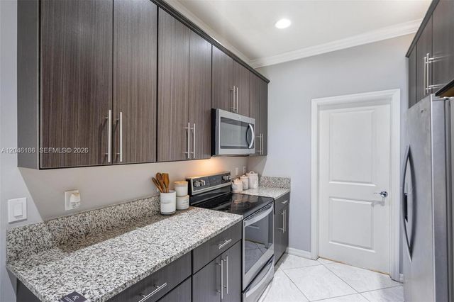 3944 Poinciana Ln, Hollywood, FL 33021