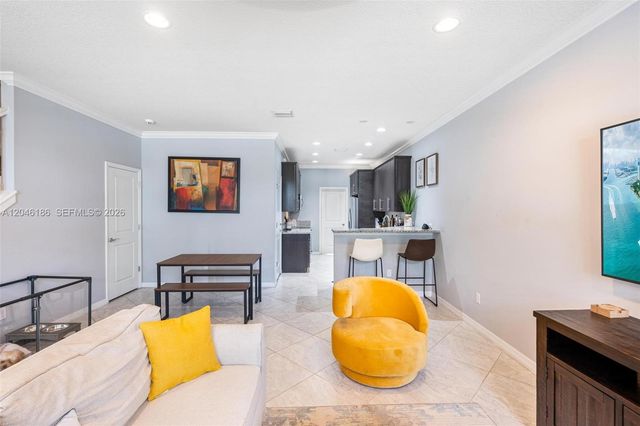3944 Poinciana Ln, Hollywood, FL 33021