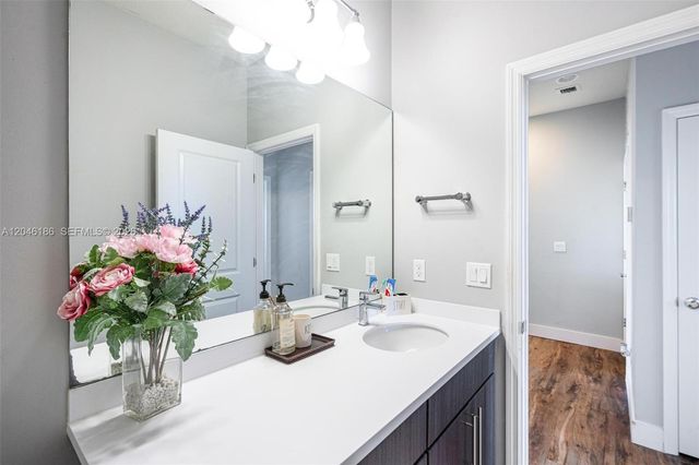 3944 Poinciana Ln, Hollywood, FL 33021