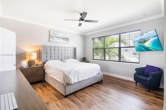 3944 Poinciana Ln, Hollywood, FL 33021
