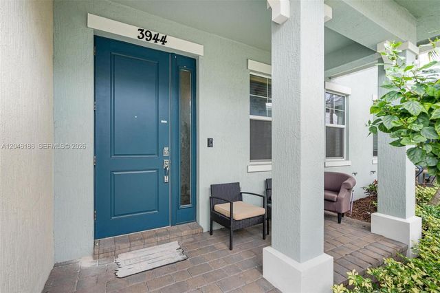 3944 Poinciana Ln, Hollywood, FL 33021