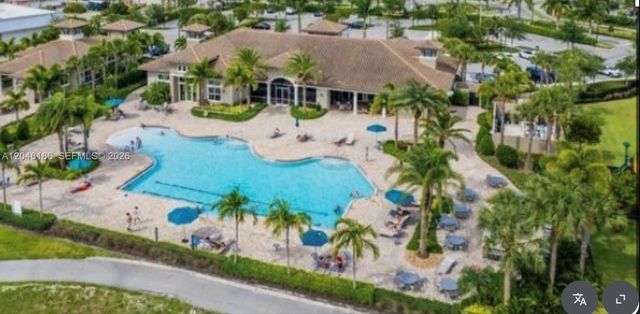 3944 Poinciana Ln, Hollywood, FL 33021