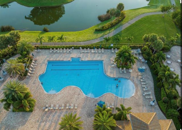3944 Poinciana Ln, Hollywood, FL 33021