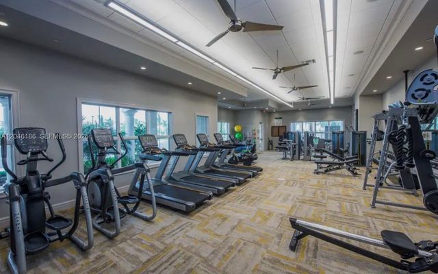 3944 Poinciana Ln, Hollywood, FL 33021