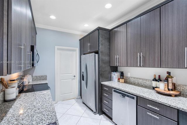 3944 Poinciana Ln, Hollywood, FL 33021