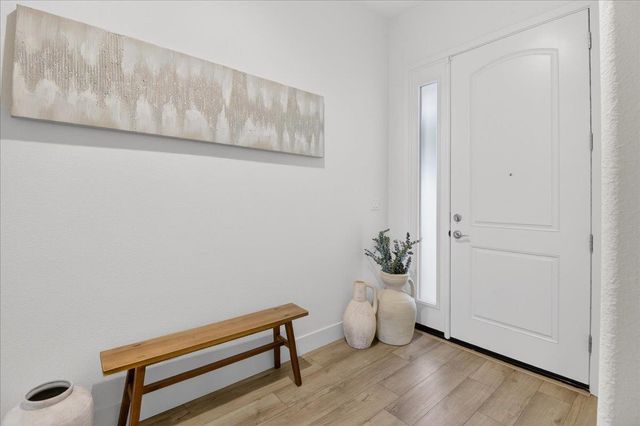 2102 White Oak Drive, Hollister, CA 95023