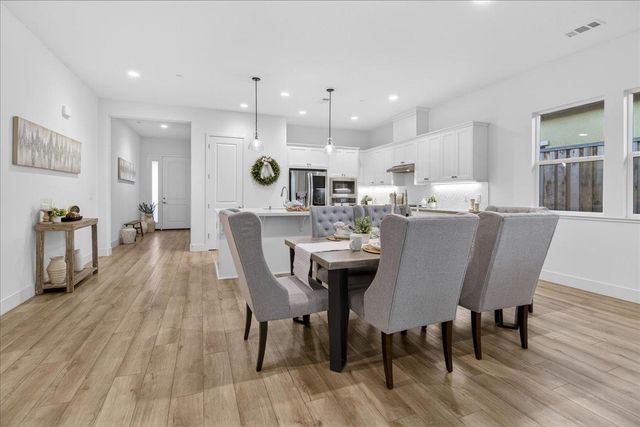 2102 White Oak Drive, Hollister, CA 95023