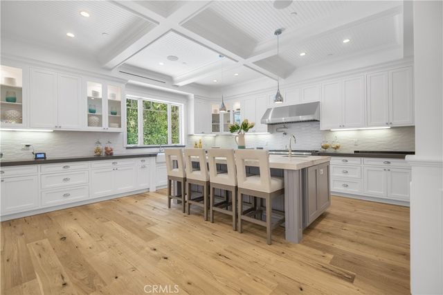 5111 Greenbush Avenue, Sherman Oaks, CA 91423