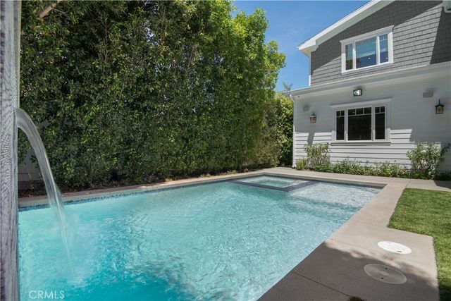 5111 Greenbush Avenue, Sherman Oaks, CA 91423