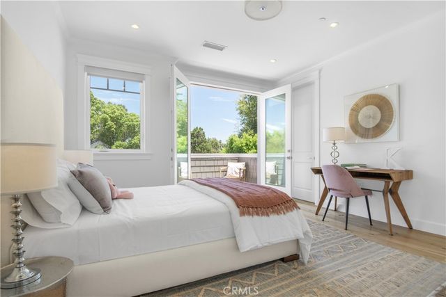 5111 Greenbush Avenue, Sherman Oaks, CA 91423