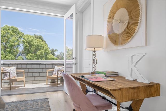 5111 Greenbush Avenue, Sherman Oaks, CA 91423