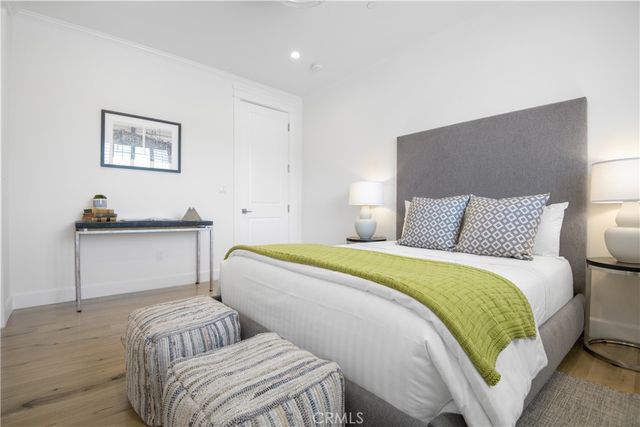 5111 Greenbush Avenue, Sherman Oaks, CA 91423