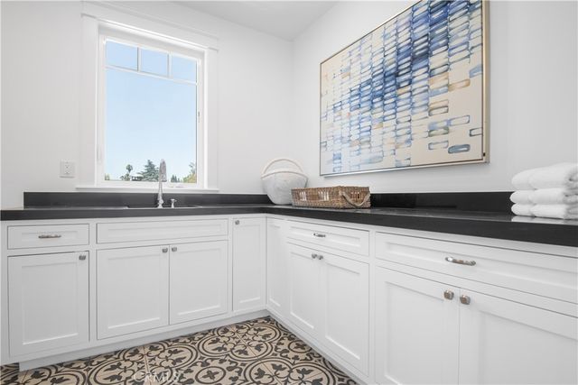 5111 Greenbush Avenue, Sherman Oaks, CA 91423