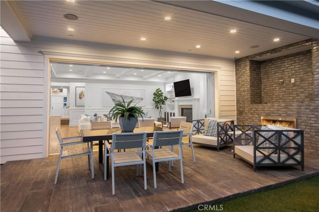 5111 Greenbush Avenue, Sherman Oaks, CA 91423