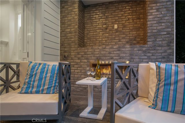 5111 Greenbush Avenue, Sherman Oaks, CA 91423