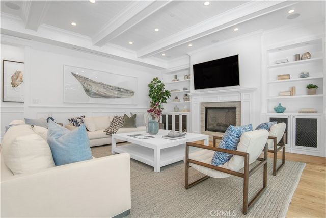 5111 Greenbush Avenue, Sherman Oaks, CA 91423