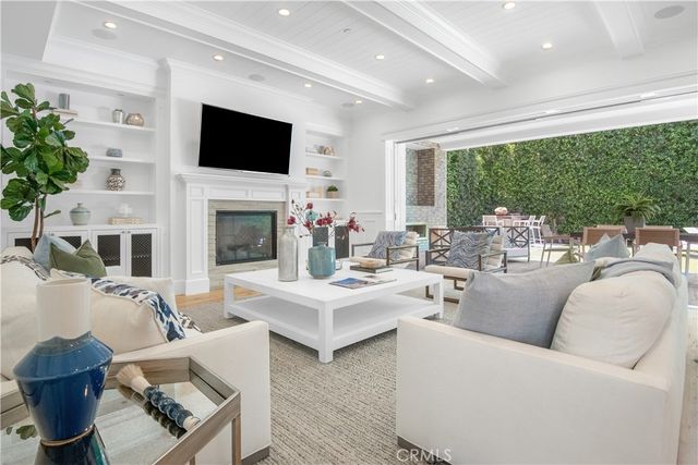 5111 Greenbush Avenue, Sherman Oaks, CA 91423