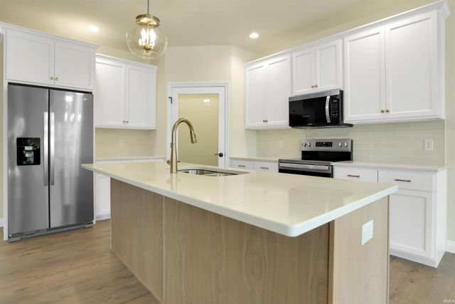 2726 Midora Drive, Evansville, IN 47711