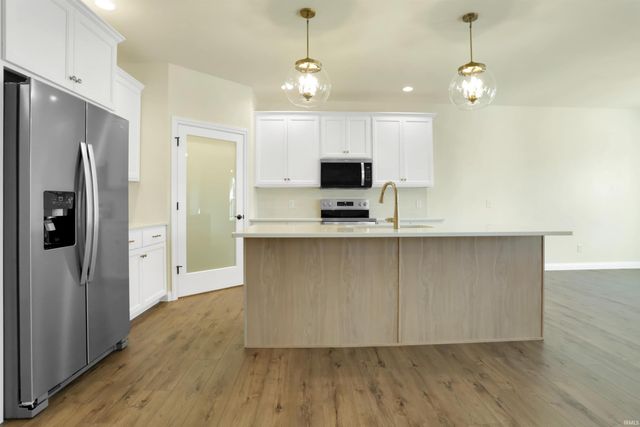 2726 Midora Drive, Evansville, IN 47711