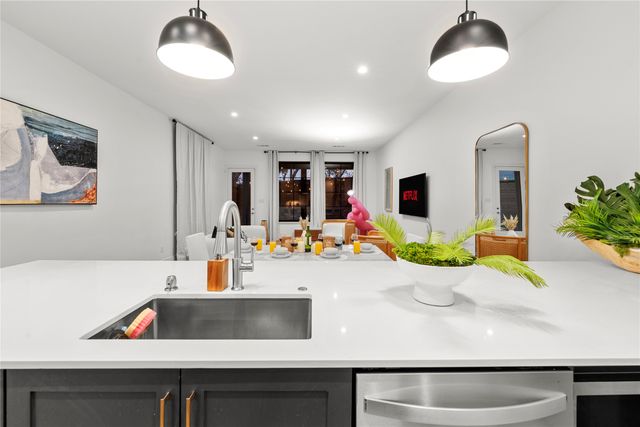 1230 Haines Avenue, Dallas, TX 75208
