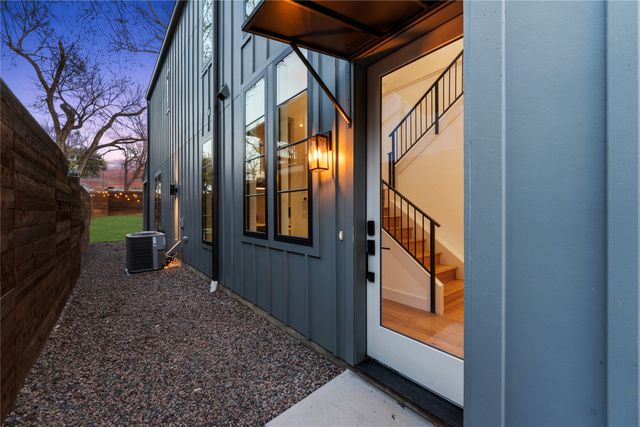 1230 Haines Avenue, Dallas, TX 75208