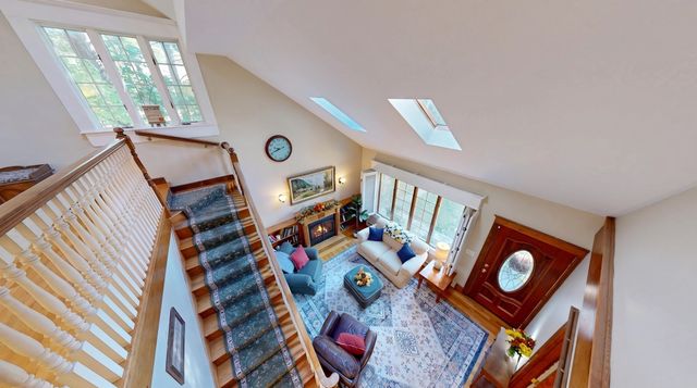 8 Nichols St, North Reading, MA 01864