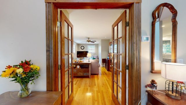 8 Nichols St, North Reading, MA 01864
