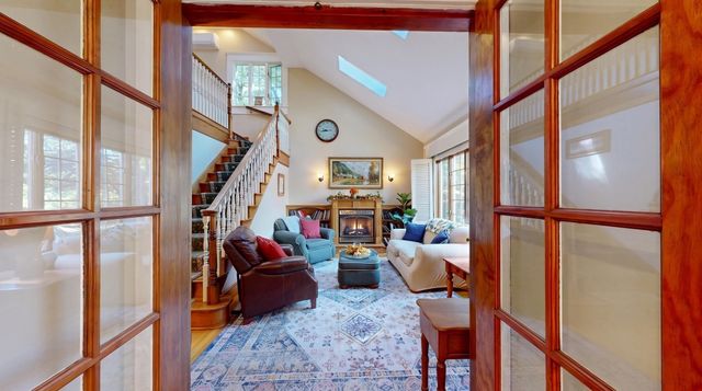 8 Nichols St, North Reading, MA 01864
