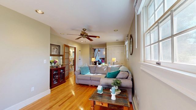 8 Nichols St, North Reading, MA 01864