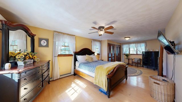 8 Nichols St, North Reading, MA 01864