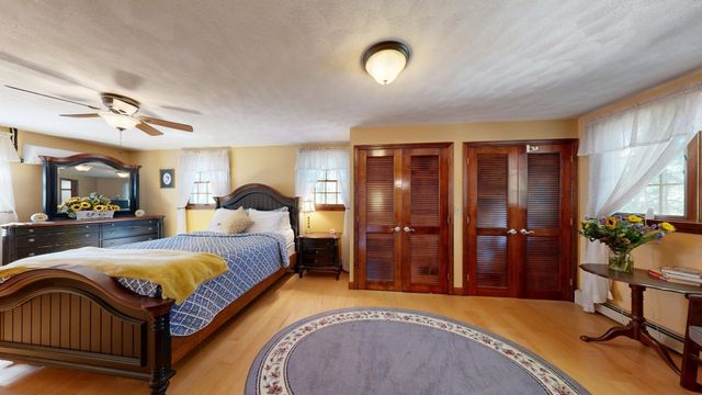 8 Nichols St, North Reading, MA 01864