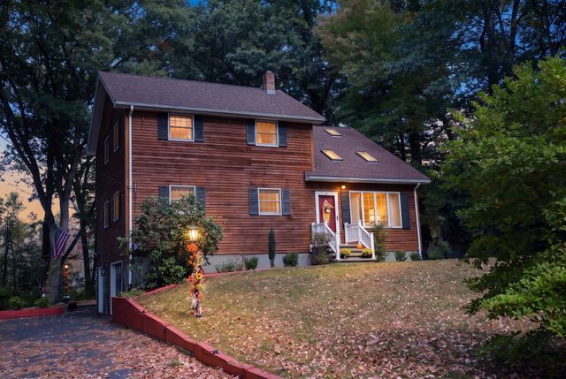 8 Nichols St, North Reading, MA 01864