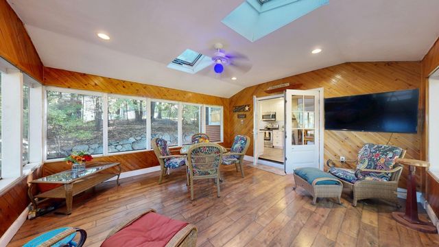 8 Nichols St, North Reading, MA 01864