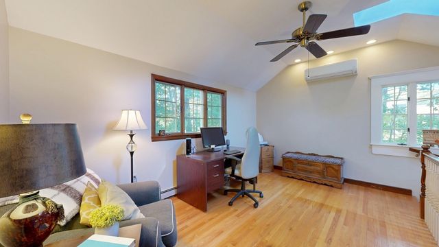 8 Nichols St, North Reading, MA 01864