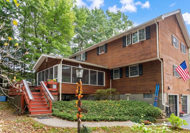 8 Nichols St, North Reading, MA 01864